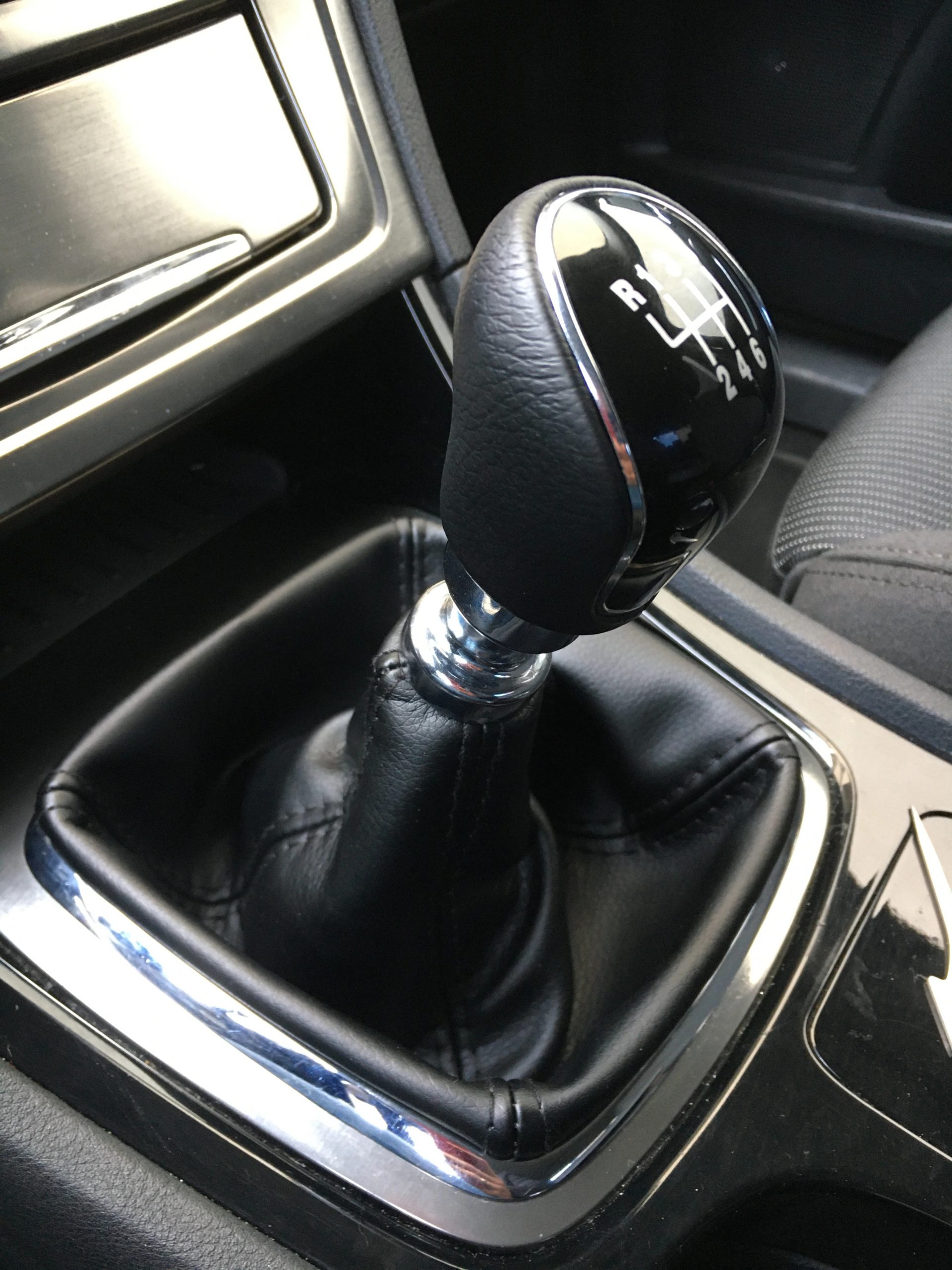 ford_mondeo_4_valtogomb1-scaled